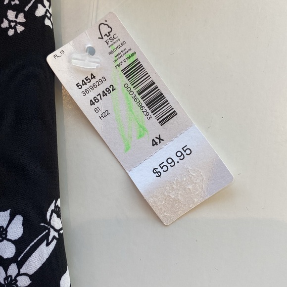 Pennington’s NWTs black / white top 100% polyester elastic neckline lightweight - Picture 4 of 6